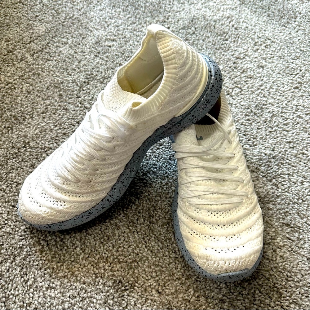 S O L D | APL Women’s TechLoom Wave White/Frozen Grey/Speckle